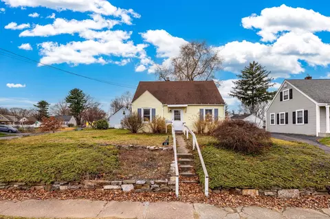 63 Winding Ln, East Hartford, CT 06118