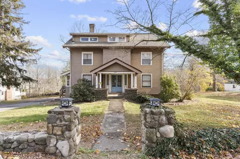 699 Forest Rd, West Haven, CT 06516