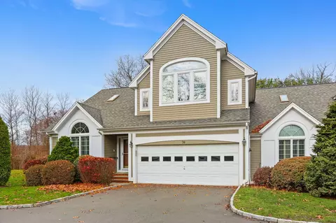76 Hilary Cir #76, Fairfield, CT 06825