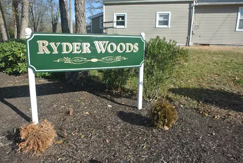 134 Mcquillan Dr, Milford, CT 06460