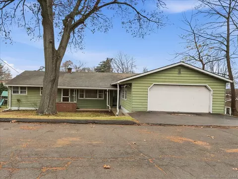 44 3rd St, Wallingford, CT 06492