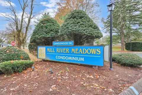 62 Candlewood Dr #62, South Windsor, CT 06074