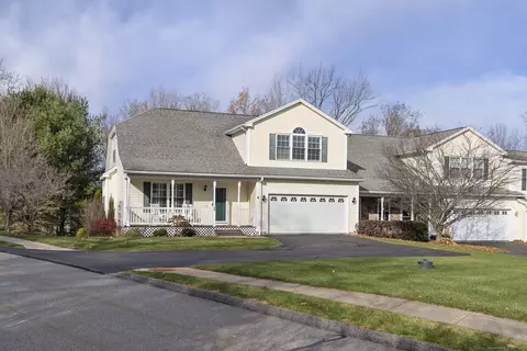 21 Oak Meadow Ln #21, Torrington, CT 06791
