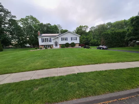 11 Donna Ln, East Hartford, CT 06118