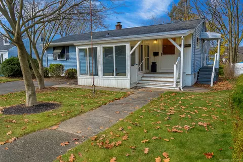 19 Carriage Dr, Wallingford, CT 06492
