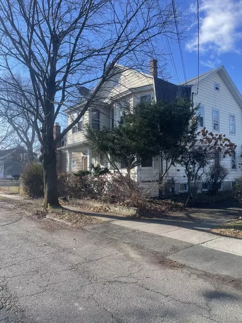 271-273 Swanson Ave, Stratford, CT 06614