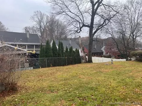 475 Alba Ave, Bridgeport, CT 06606