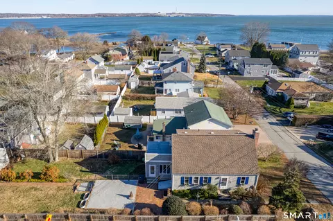 5 Attawan Ave, Niantic, CT 06357