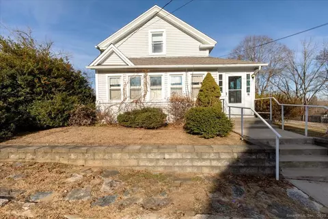 27 Ash Ave, Willimantic, CT 06226