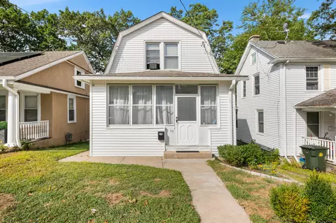 68 Raymond St, New London, CT 06320