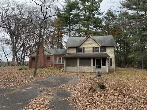 708 Hilliard St, Manchester, CT 06040