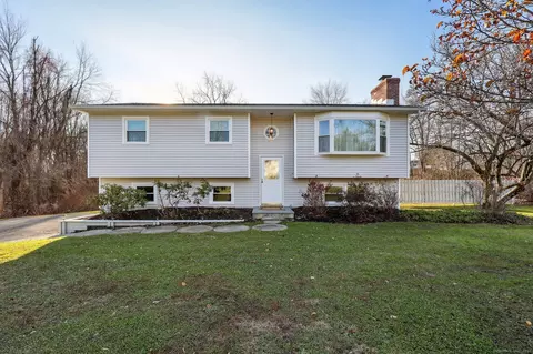 56 Barnum Rd, New Fairfield, CT 06812