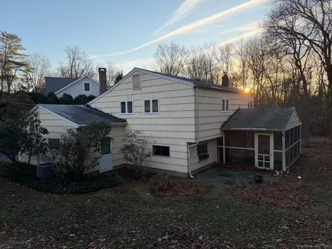 29 Guyer Rd, Westport, CT 06880