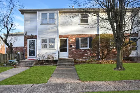 4 Georgetown Dr #A, Enfield, CT 06082