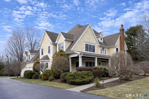 2 Ventres Way, Burlington, CT 06013