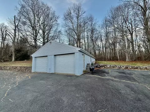 Exterior - 226 W High St, East Hampton, CT 06424 photo 3 of 4