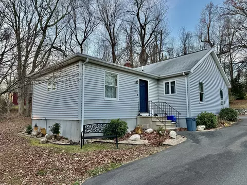 Exterior - 226 W High St, East Hampton, CT 06424 photo 2 of 4