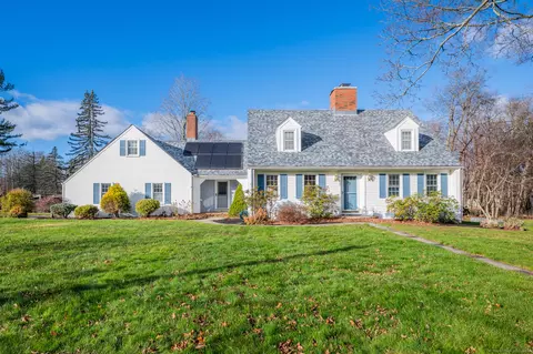 63 Meadowood Dr, Middletown, CT 06457