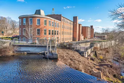 10 Main St #304, Berlin, CT 06037