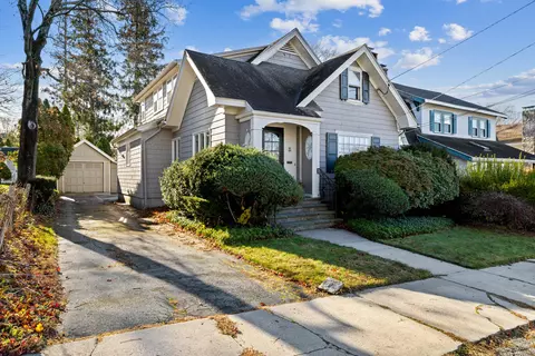 194 Thames St, New London, CT 06320