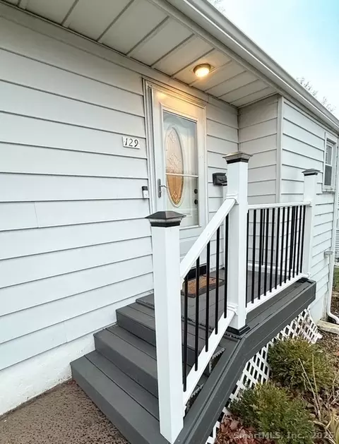 129 Orchard St, Meriden, CT 06450