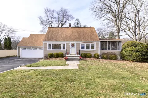 57 Creeping Hemlock Dr, Norwalk, CT 06851