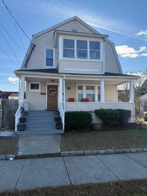 153 Overland Ave, Bridgeport, CT 06606