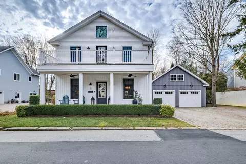 285 Old Whitfield St, Guilford, CT 06437