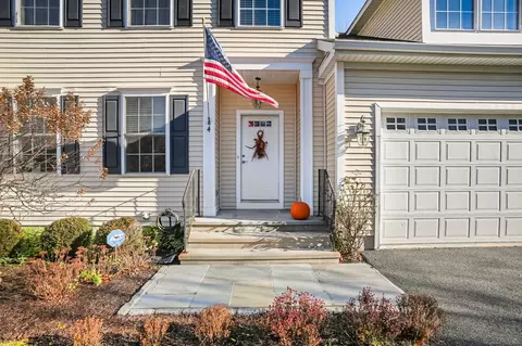 4 Bailey Blvd #4, Bethel, CT 06801