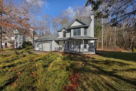 10 Victorian Woods Ln #10, South Windsor, CT 06074