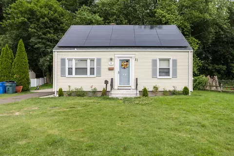 77 Blue Hills Ave, Hamden, CT 06514