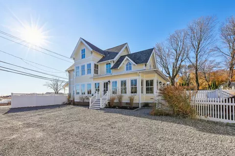 201 Water St, Guilford, CT 06437