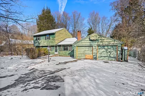 26 George Washington Tpke, Burlington, CT 06013