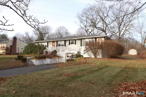 3 Pamela Dr, Wallingford, CT 06492