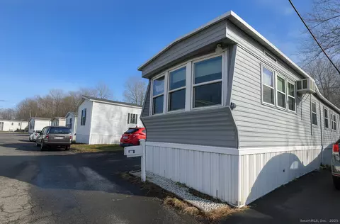 230 Main St #63, Wallingford, CT 06492