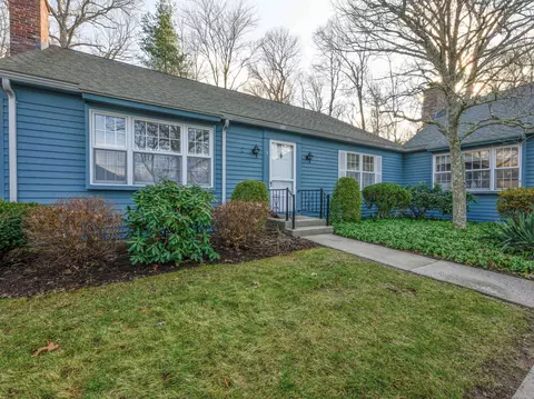3 Essex Ln #3, Madison, CT 06443