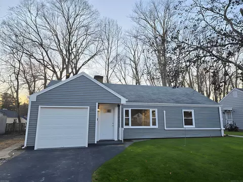 11 Fyler Dr, Windsor, CT 06095