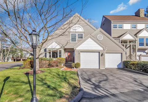 45 Greystone #45, Shelton, CT 06484