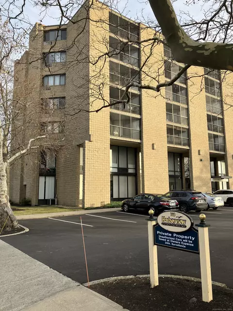 140 Captain Thomas Blvd #302, West Haven, CT 06516