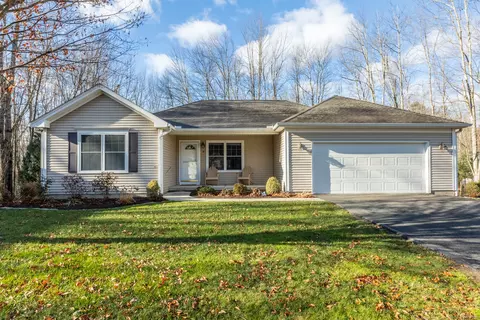 9 Mockingbird Ln #9, East Windsor, CT 06088