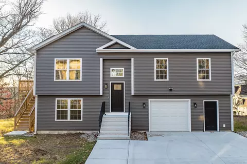 6 Prospect St, Putnam, CT 06260
