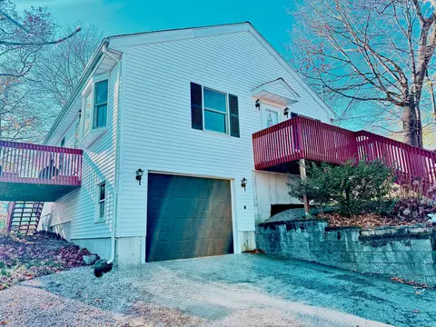 39 Richards Grove Rd, Quaker Hill, CT 06375