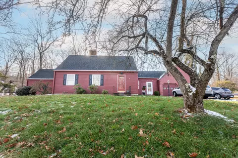 8 Hickory Hill Rd, New Britain, CT 06052
