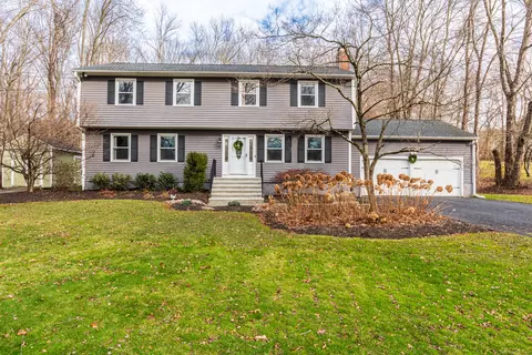 193 Putting Green Rd, Trumbull, CT 06611