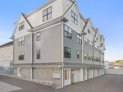 21 Beaumont St #21, Fairfield, CT 06824