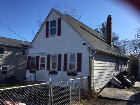227 Sylvan St, Bridgeport, CT 06606