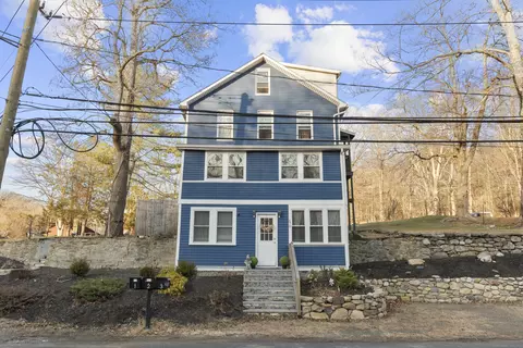 670 Roosevelt Dr, Oxford, CT 06478
