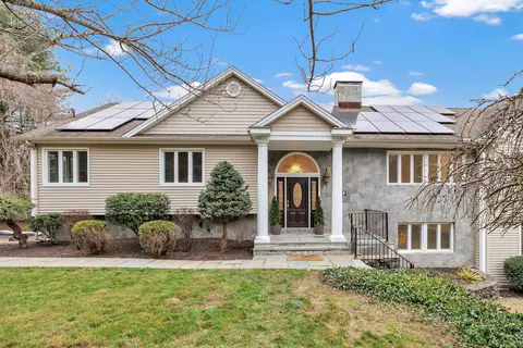 28 Hillside Dr, Easton, CT 06612