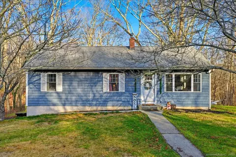 46 Hillside Dr, Mystic, CT 06355