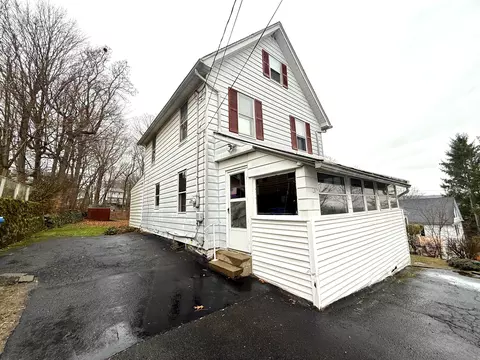 16 Naugatuck Ave, Shelton, CT 06484